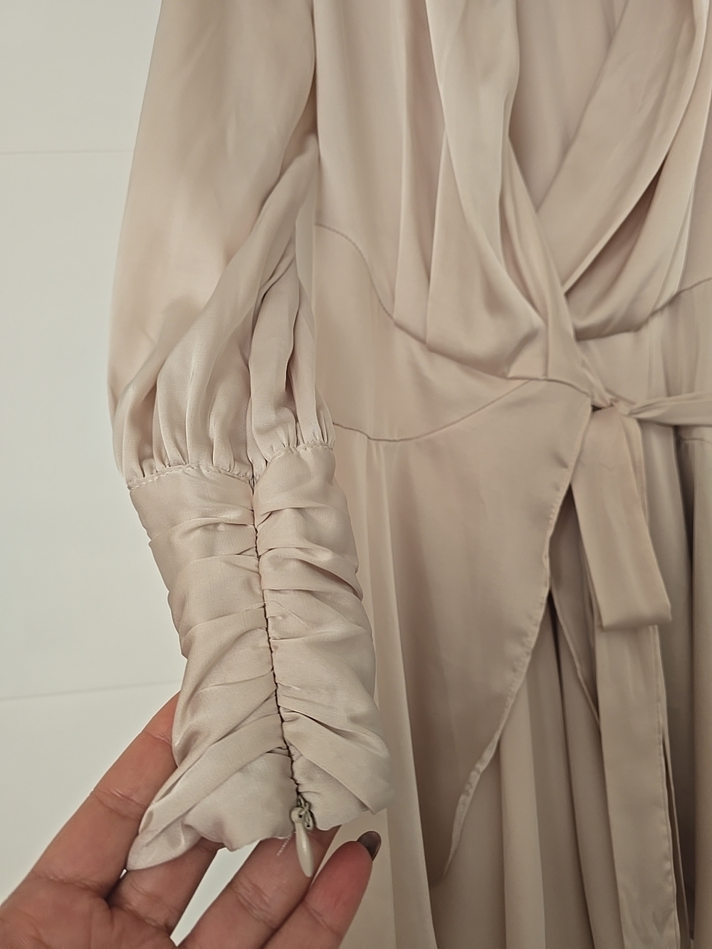 C.I.E.N. Champagne Satin Faux Wrap Mini Dress Size M Long Ruched Sleeve V-Neck - Picture 3 of 16